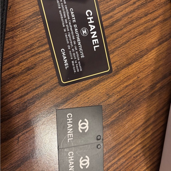 Black crossbody Chanel purse with straps - Picture 8 of 8